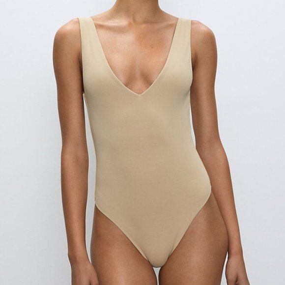 Aritzia Tops - New Aritzia Babaton contour v-neck v-back thong cut bodysuit